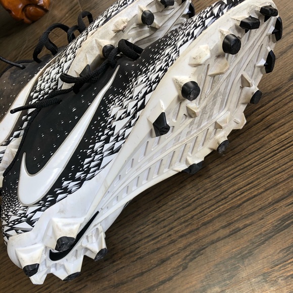 Football VPR cleats sz 8 - Picture 3 of 5